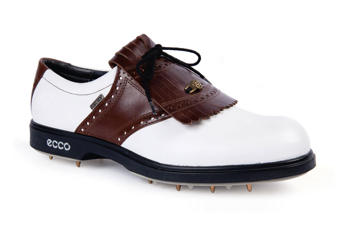 25 Jahre ECCO GOLF, 1996: Das erste Paar ECCO GOLF Schuhe wird in Dänemark verkauft